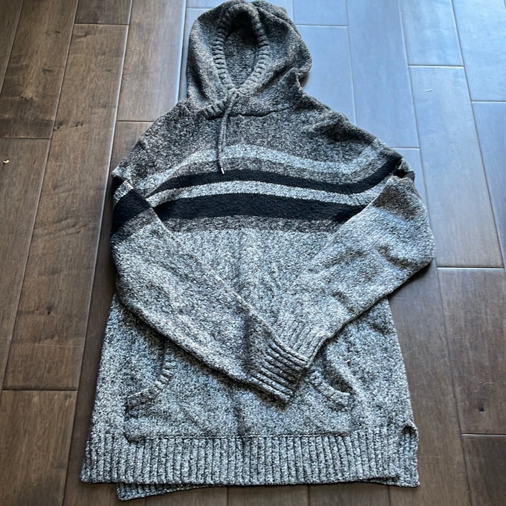 RETROFIT Brand Mfg Men’s hoodie size (Large)​​​ gray and black oversized